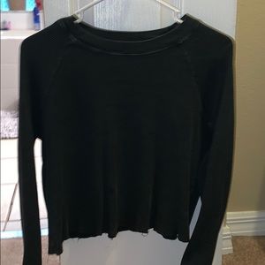 BRANDY MELVILLE cropped long sleeve fleece